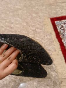 Sparkling Black Juttis