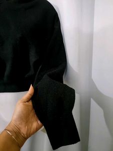 Zara Black Cropped Hoodie 🖤