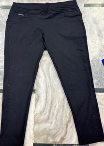 Good Condition Black Color Pants/Jeggings -size 38