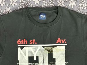 Manhattan Graphic Sweatshirt