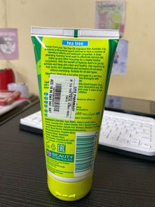 Tea Tree Exfoliating Facial Wash