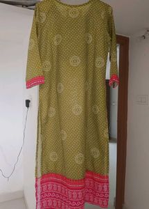 Green &amp; Pink Kurta Set