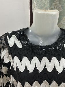 Stylish Black &amp; White Top