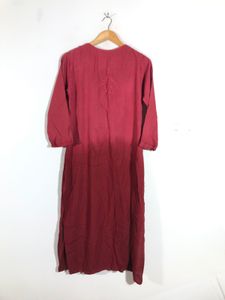 Maroon Emboridered Kurta (Women’s)