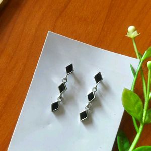 🆕 Chic Black Diamond Drop Earrings