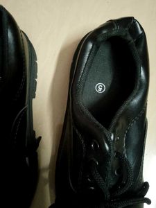 Black Shoe