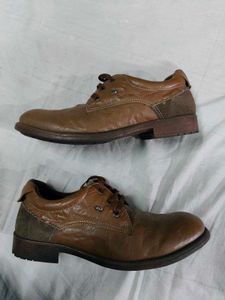 ID Brown Casual Shoes