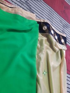 Multicontrast Saarree With Blouse