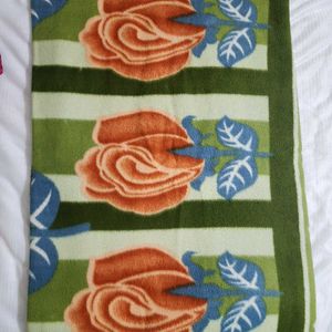 Floral Double Bedsheet With Pillow Covers
