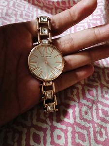 Women Stylish Golden Chain Watch