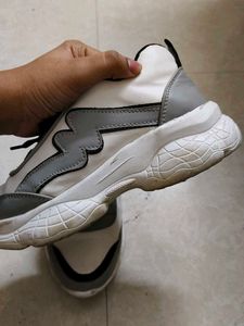 Sneaker