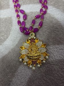 Elegant Beaded Necklace with Pendant