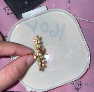 Leaf Design Gold Ring
