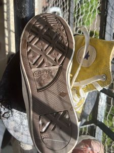 mustard converse real