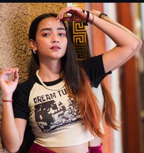 graphic printed || Trendy LA Girl Crop Top forWome