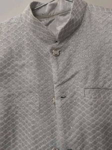 Elegant Sleeveless Silver Glittering Waistcoat