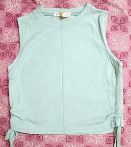 Crop fitted top