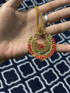 Elegant Gold-Tone Necklace