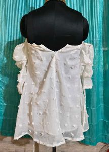 Size SWhite Off-Shoulder Dress