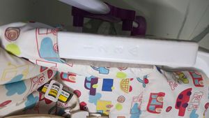 LUVLAP BABY FEEDING CHAIR
