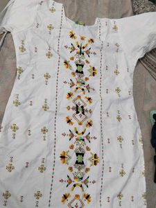 White Embroidered Kurta