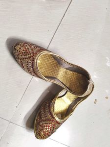 RED Golden Zari Jutti For Women