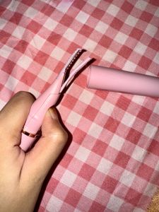 eyelash curler