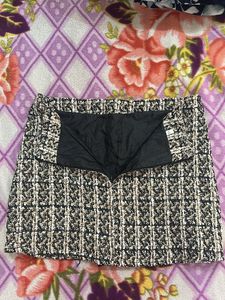Chic Tweed Mini Skirt 🔥❤️