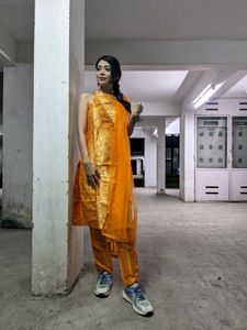 Trendy Kurta Pant And Dupatta (Worn Once)