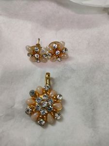 2 Pairs Pearl Earrings Pendant Set Without Chain