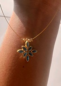 Peacock Blue Flower Pendant Necklace