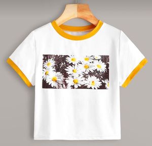 Floral print slim fit crop top.