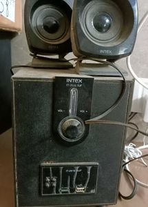 Intex Speaker With 4 Small Speakers