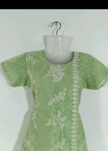Multicolored Embroidered Kurta Set (Women)