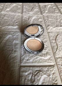 The Balm Mary-lou Manizer