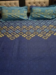 Blue Geometric Double Bedsheet with 2 Covers