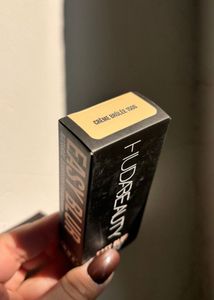 Huda Beauty Easy Blur Foundation