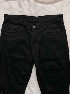 🆕 Black Slim Jeans