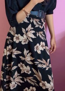 Floral Print long Stylish Skirt And Crop top !