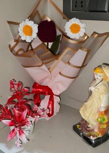 Tulip With Daisy