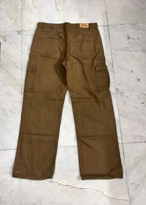 BERSHKA LIGHT BROWN CARGO JEANS (32)