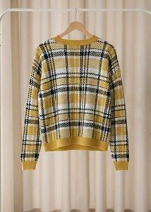 H&amp;M Plaid Knit Sweater - Cozy &amp; Stylish