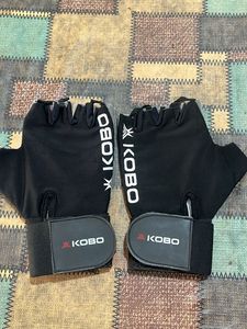 Combo Of 1 Gym Gloves With 2 Wrist Supporter