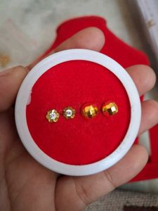 Beautiful New 2 Pairs Studs