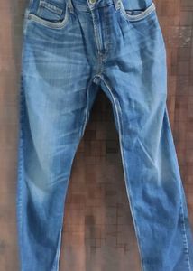 FLYING MACHINE JEANS.... 32 size