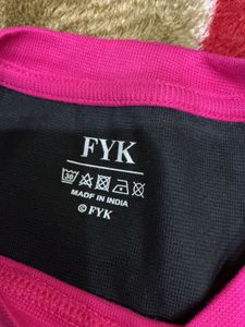 beautiful top not even used