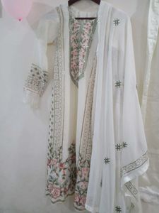 Elegant Embroidered pakistani  Kurta Set