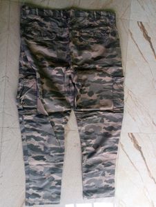 Camouflage print cargo pants