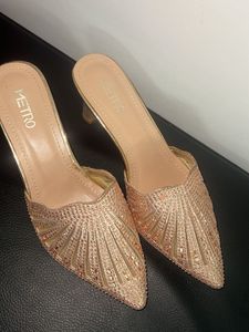 Metro Heels
