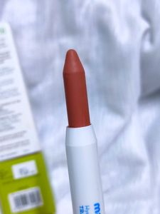 Mamaearth Hydra-Matte Crayon Transferproof Lipstick with Argan Oil &amp; Hyaluronic Acid - 05 Cappuccino Brown